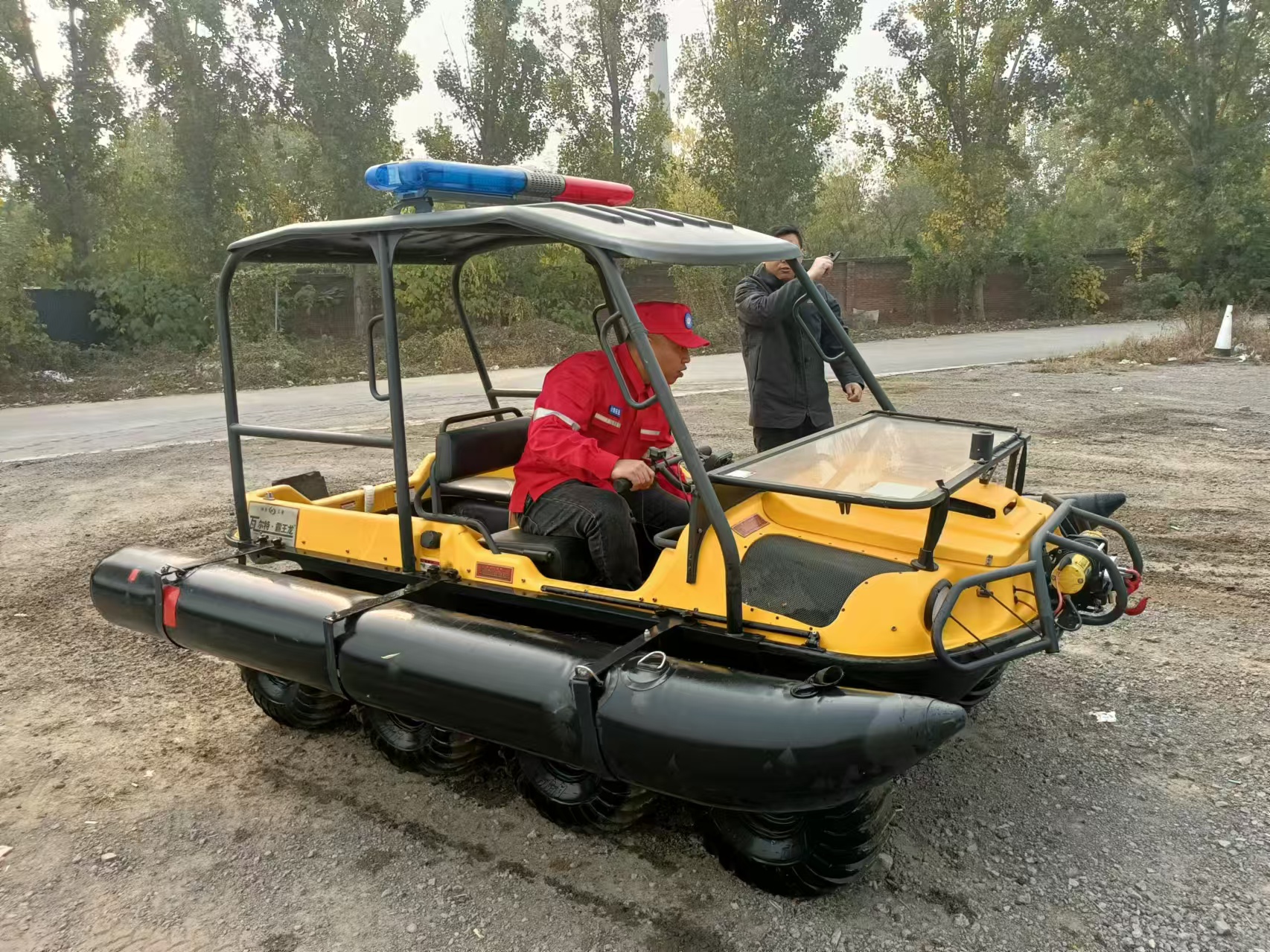 水陸兩棲車